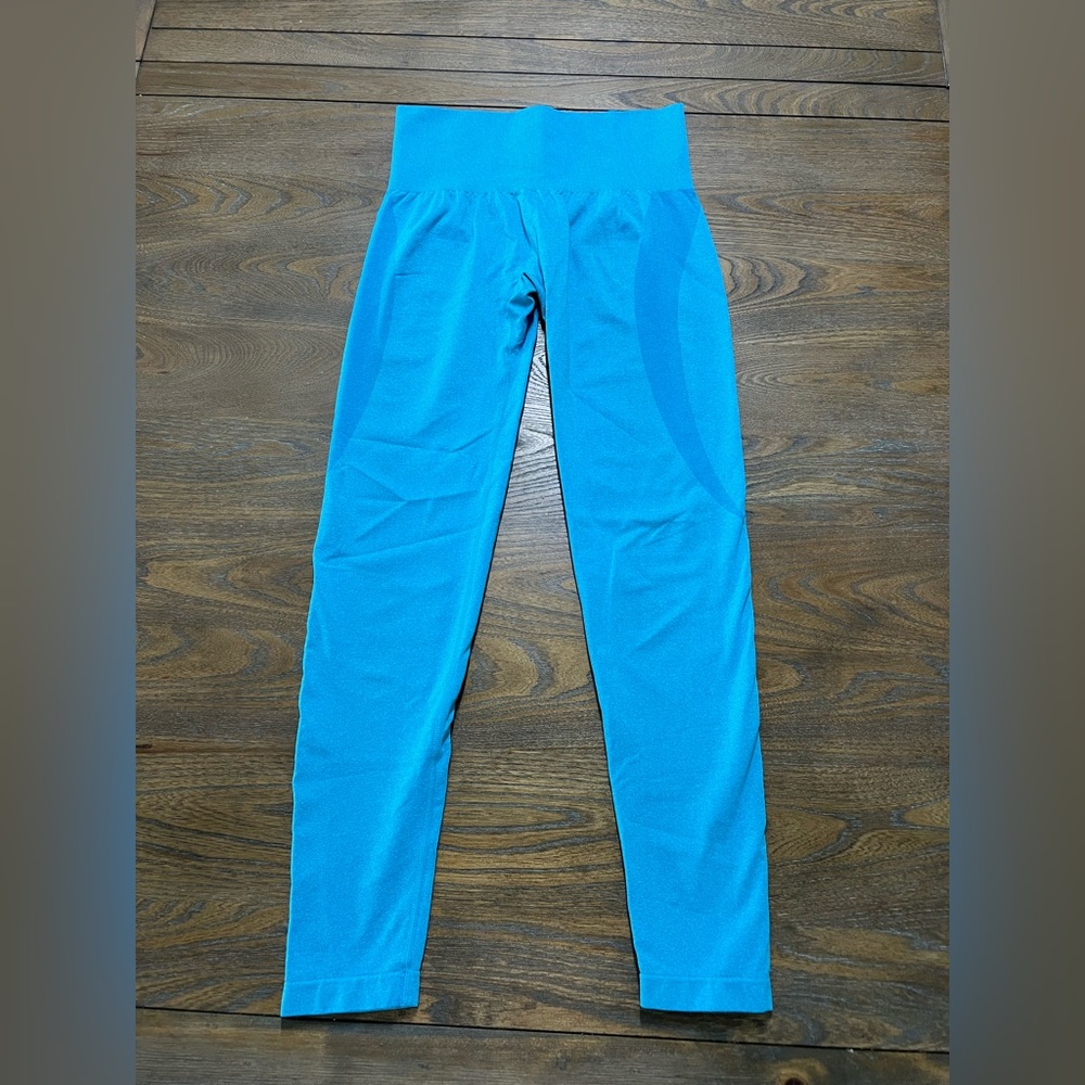 NVGTN Contour Seamless Leggings. SIZE S. Bundle to SAVE!!!